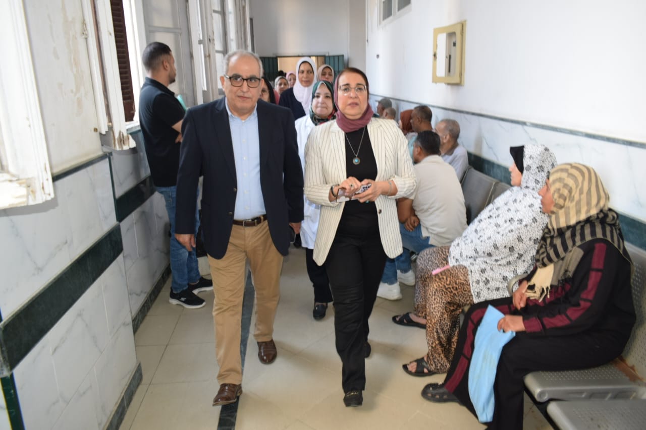 رئيس التأمين الصحي يتفقد المنشآت الصحية بالإسكندرية 