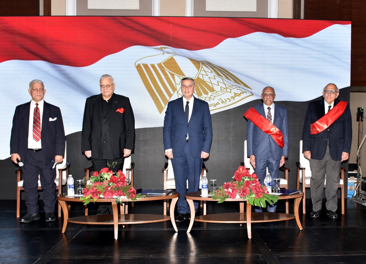 صالون الصفوة ومحبي الإسكندرية يكرمان 